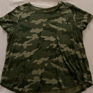 Women’s Old Navy green camo shirt